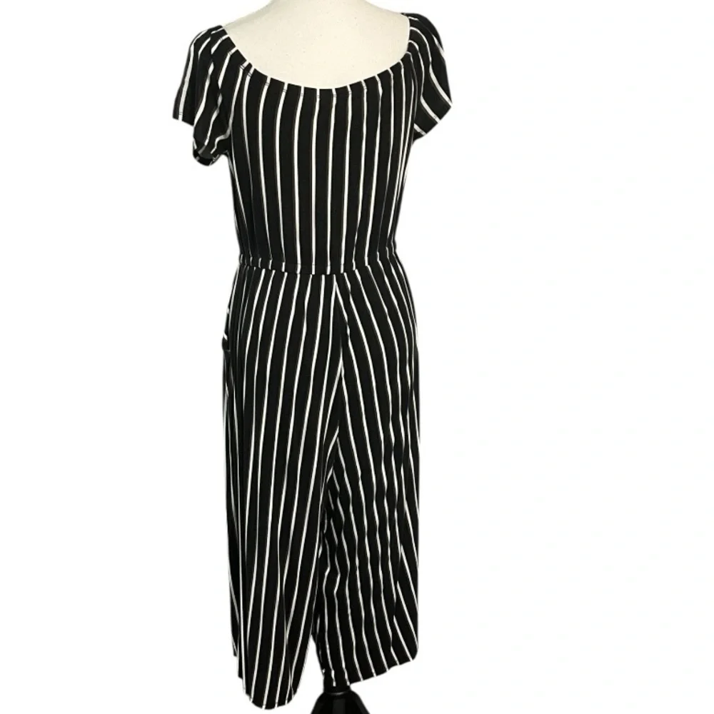Torrid sz 0 (12) Black ,Brown, and White Capri length romper VGUC - Picture 1 of 7